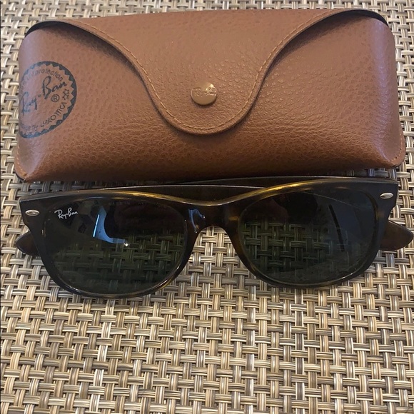 Ray-Ban Accessories - 💜 SALE Ray-Ban New Wayfarer